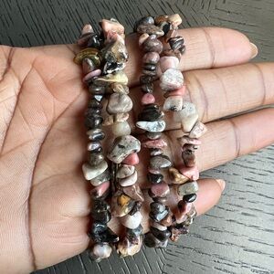 (ONE) Rhodonite chip bracelet SIZE 6.5-7’